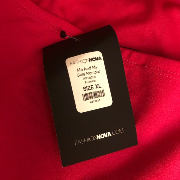 Off the Shoulder Romper - Picture 5 of 8